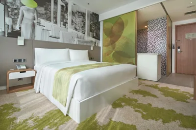 Standard King con vista città — Holiday Inn & Suites Saigon Airport by IHG